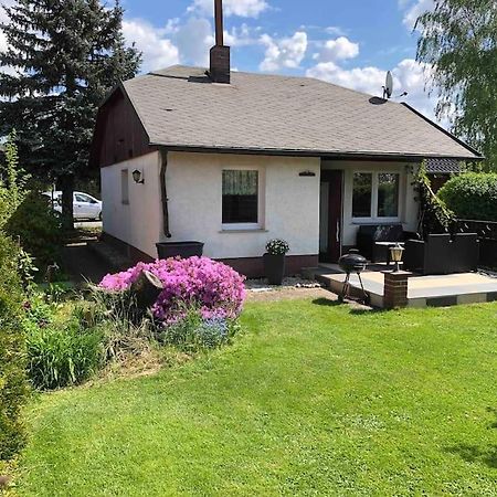 Gemuetlicher Bungalow In Cottbus - Sielow エクステリア 写真